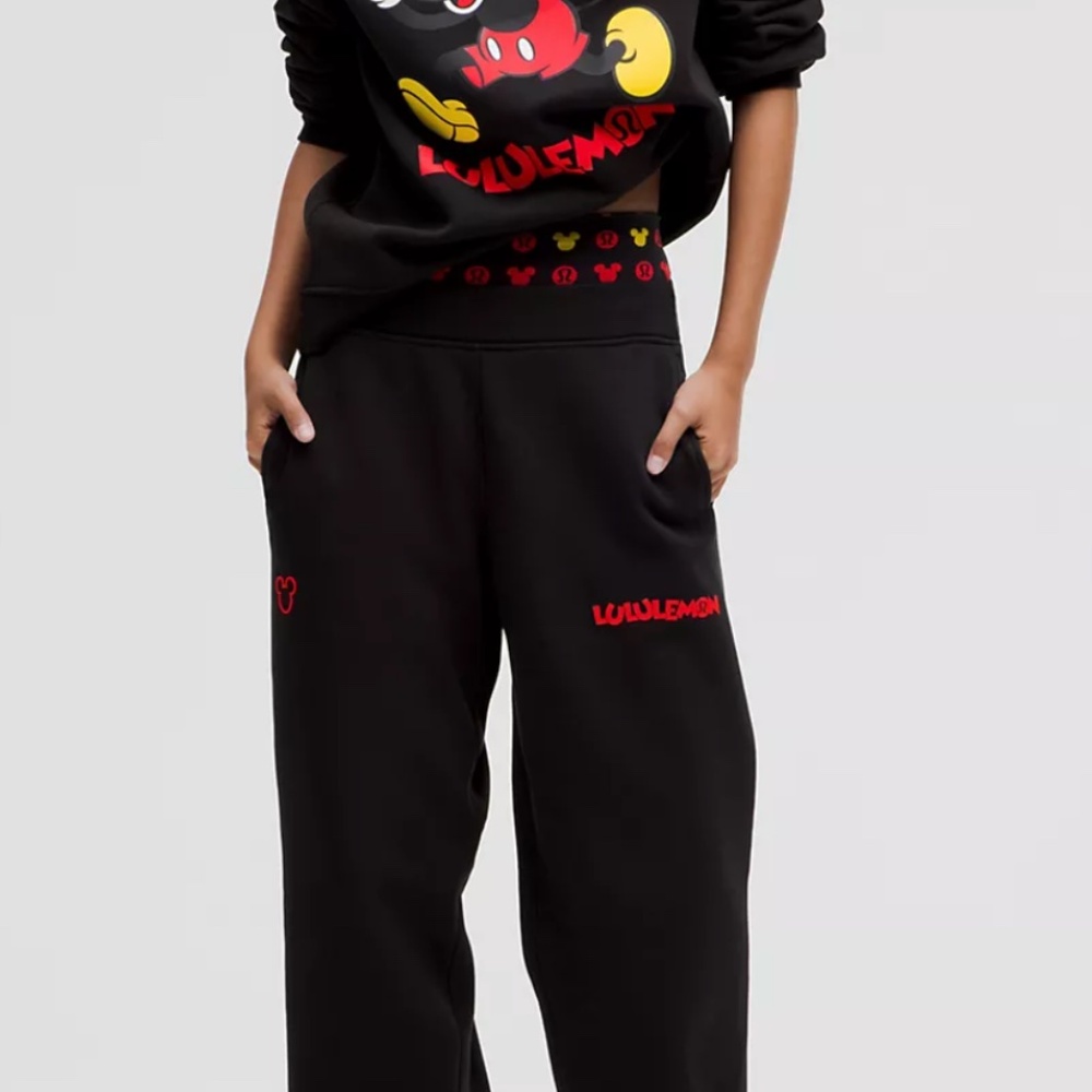 Disney x Lululemon heavy fleece sweatpants women’s size Large NWT